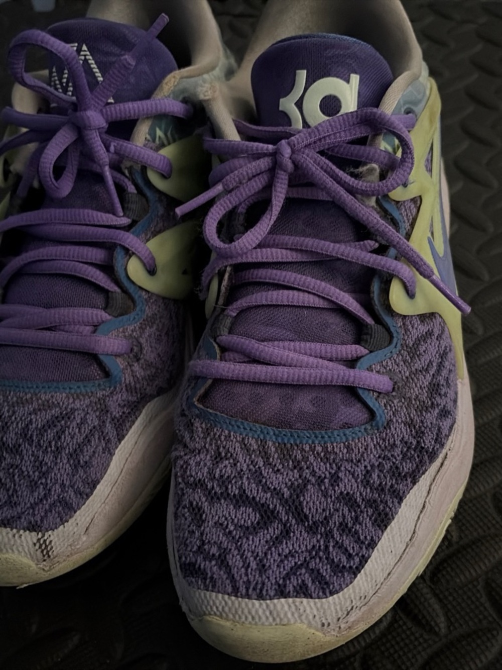 Nike Men's Purple and Gray Basketball Sneakers - Picture 3 of 4